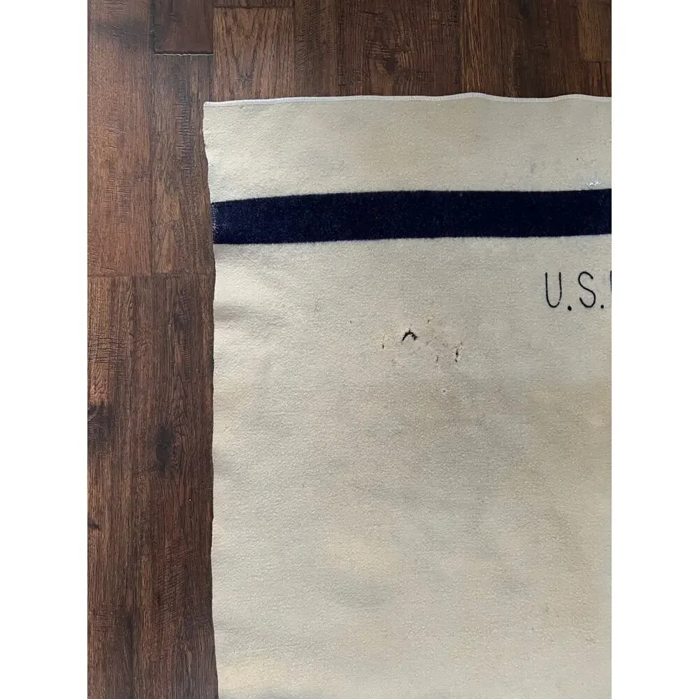 Vintage Militaria - Naval Military Issue Wool Blanket – WWII US Navy Blue Stripe